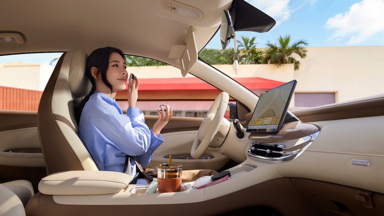 短途出游选五菱缤果Pro纯电小车,外出乘坐适配贴心 短途出游选五菱缤果Pro纯电小车,外出乘坐适配贴心